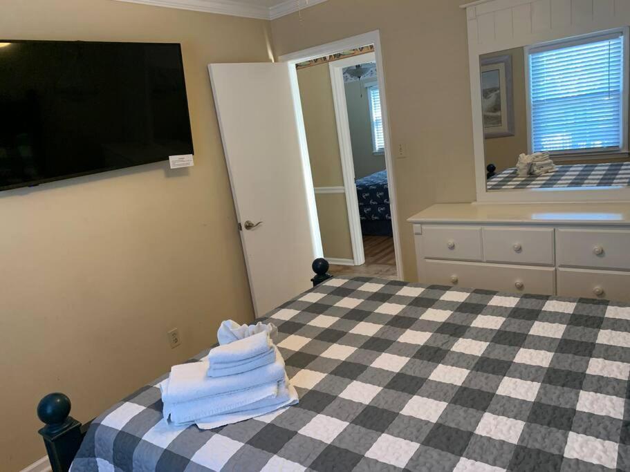 Beach Breeze 3, Pet Friendly, Walking Distance To Atlantic Ocean Free Parking Myrtle Beach Exterior photo