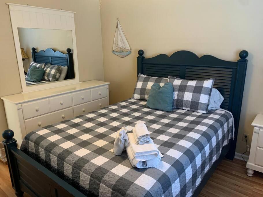 Beach Breeze 3, Pet Friendly, Walking Distance To Atlantic Ocean Free Parking Myrtle Beach Exterior photo